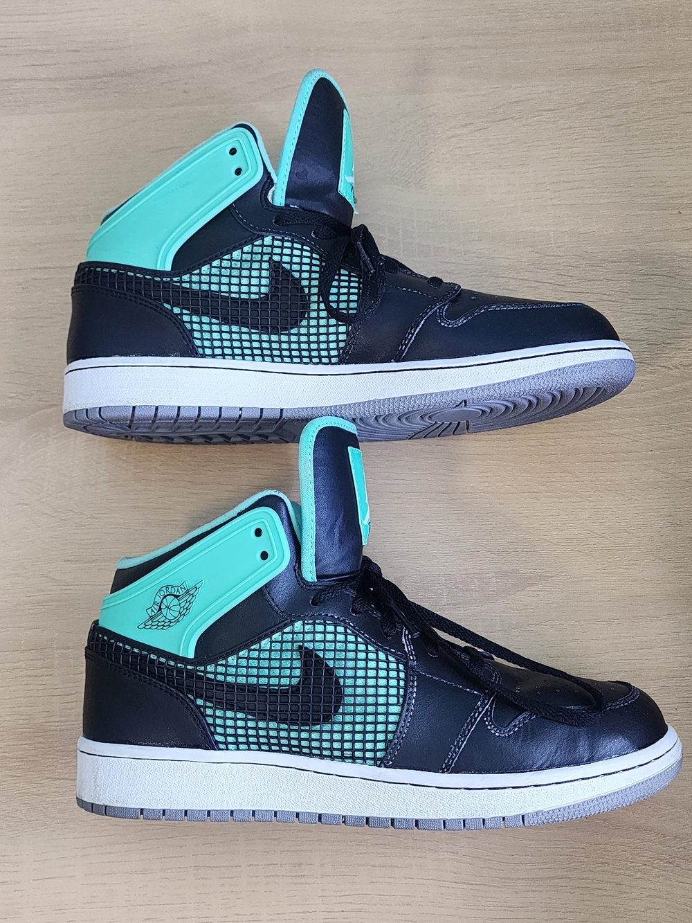 Jordan Mid-Top Sneakers in Black and Teal